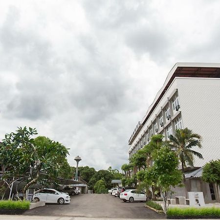 At The Train Chiang Mai Hotel Exterior photo